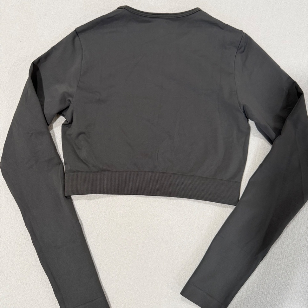 Gymshark Seamless Long Sleeve Crop - Picture 2 of 5
